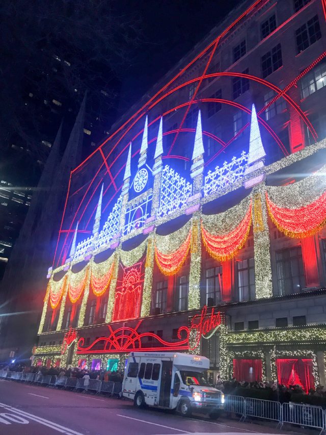 What to do in NYC at Christmas Time - Cashmere & Jeans